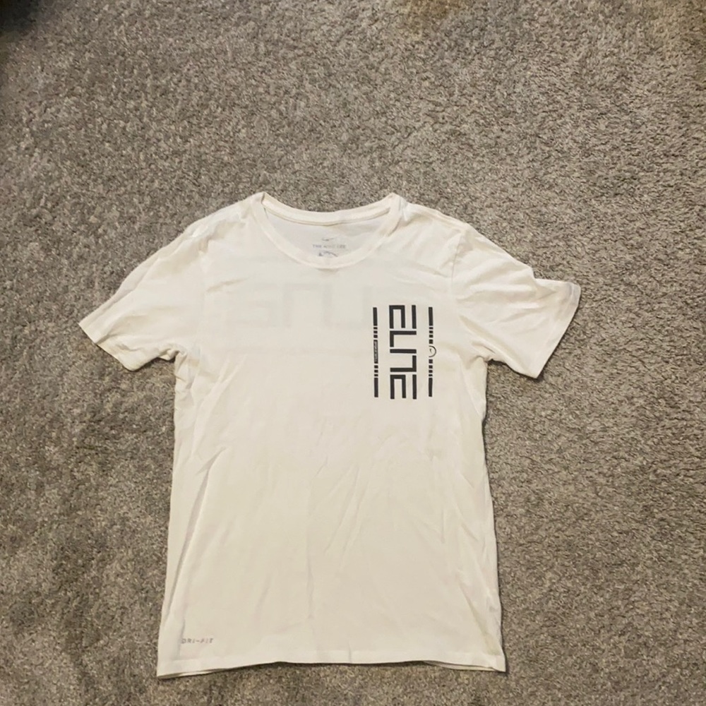 Size small, Nike elite tee